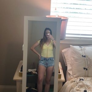 ME TO WE pacsun pale yellow tshirt!